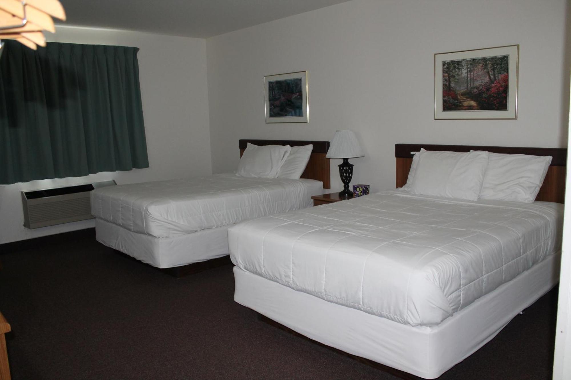 American Host Inn Hart エクステリア 写真