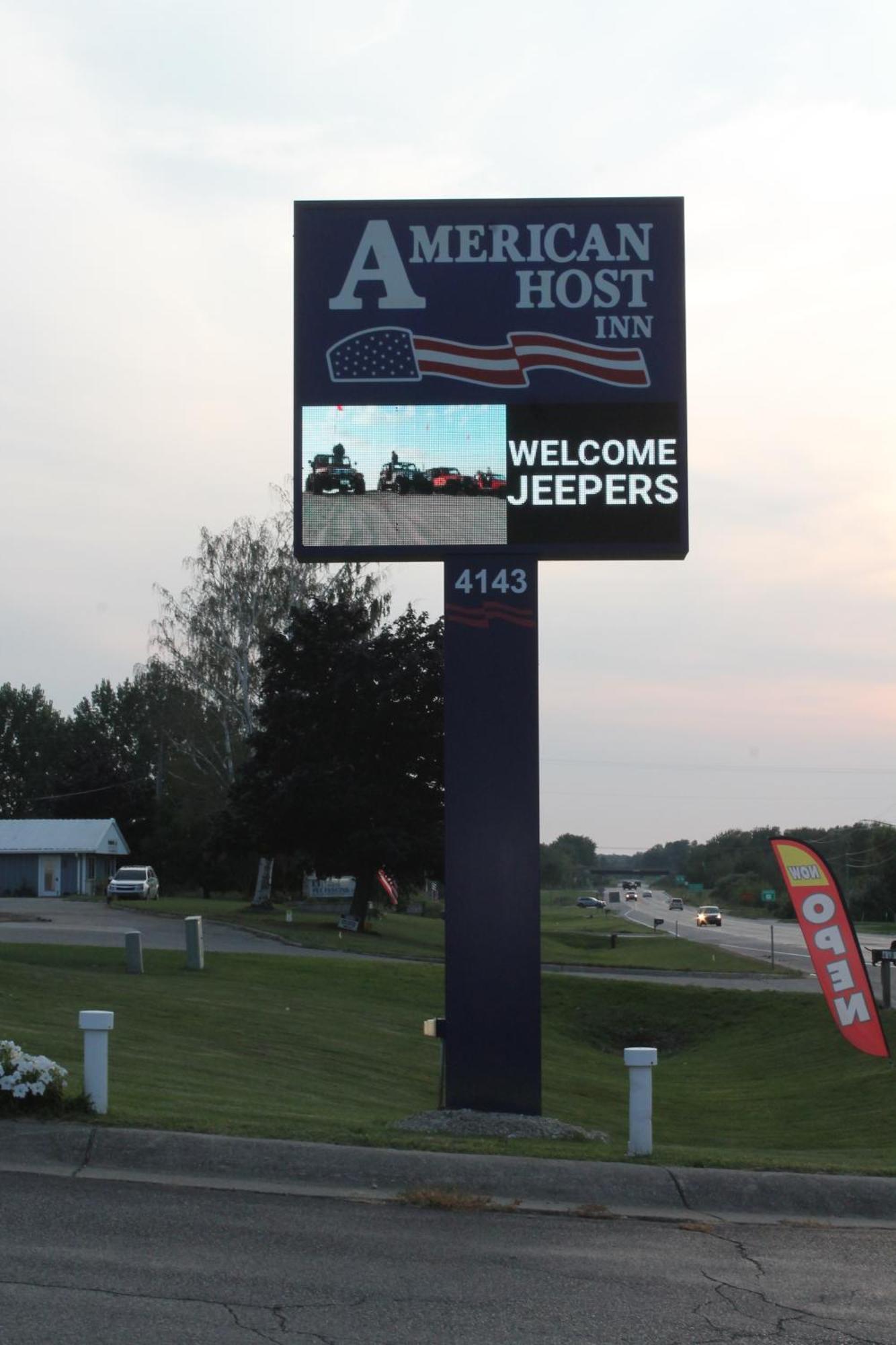 American Host Inn Hart エクステリア 写真